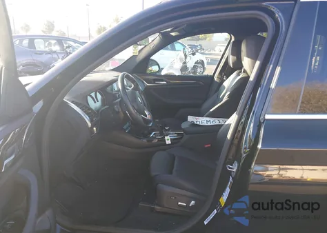 2018 BMW X3 xDrive30I z USA, uszkodzony, nr VIN 5UXTR9C54JLD59318